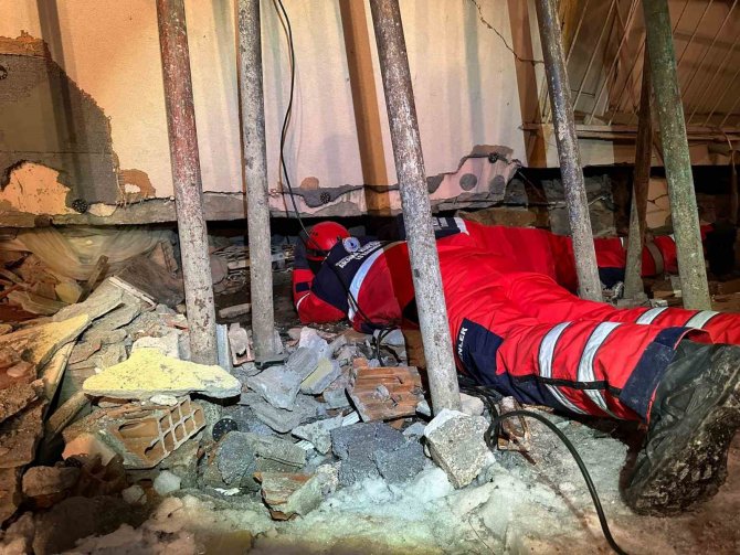 Esenler Depremzedeler İçin Dayanışma Örneği Gösterdi