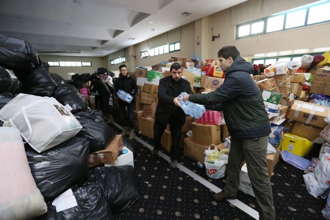 Derinceli’ler Deprem Bölgesindeki Vatandaşlar İçin Seferber Oldu