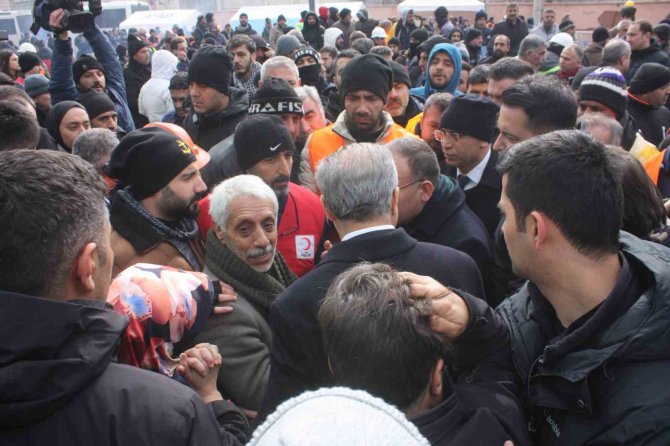 Bakan Bozdağ: “Diyarbakır’da 133 Kişi Vefat Etti, 871 Kişi Yaralandı”