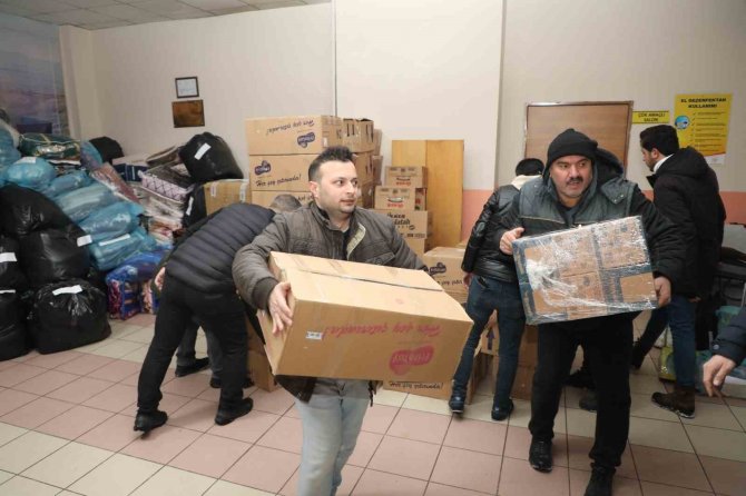 Eğitim Camiasının Yardımları Ağrı’dan Maraş’a Doğru Yola Çıktı
