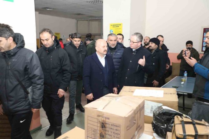 Eğitim Camiasının Yardımları Ağrı’dan Maraş’a Doğru Yola Çıktı