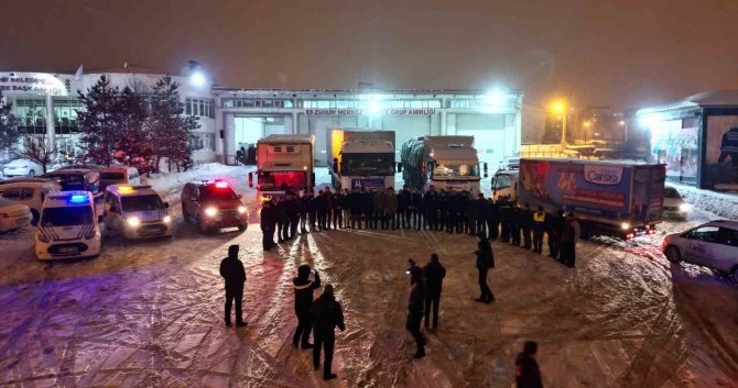 Büyükşehir’in Deprem Bölgesine Yönelik Yardımları Sürüyor