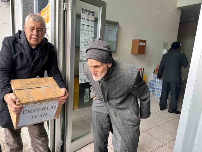 Uzundere Tek Yürek Oldu, Vatandaşlar Depremzedeler İçin Seferber Oldu