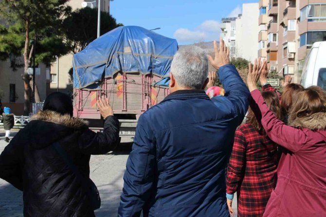 İ̇zmir’den Deprem Bölgesine En Anlamlı Yardım
