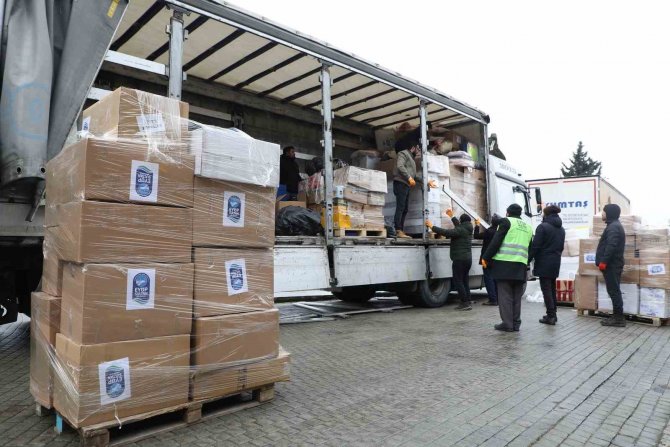Eyüpsultan Belediyesi Ekipleri Deprem Bölgesinde