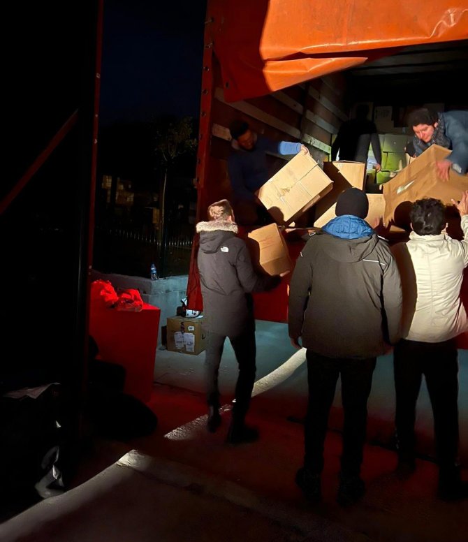 Erden Timur Ve Kerem Aktürkoğlu, Yardım Çalışmalarına Destek Oldu