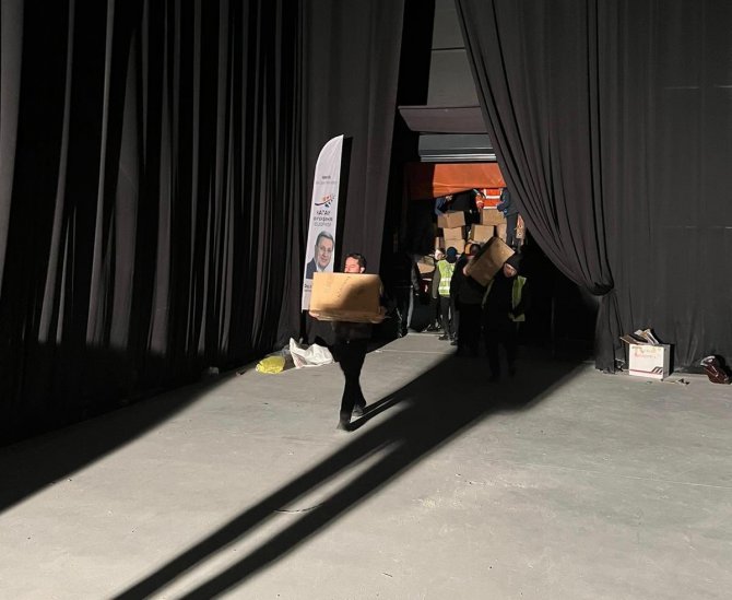 Erden Timur Ve Kerem Aktürkoğlu, Yardım Çalışmalarına Destek Oldu