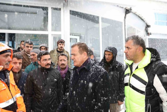 Vali Akbıyık: “Halkımız Yekvücut Oldu”