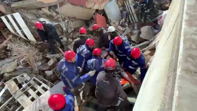 Hatay’da 50 Saat Sonra Hayata Yeniden Tutundu