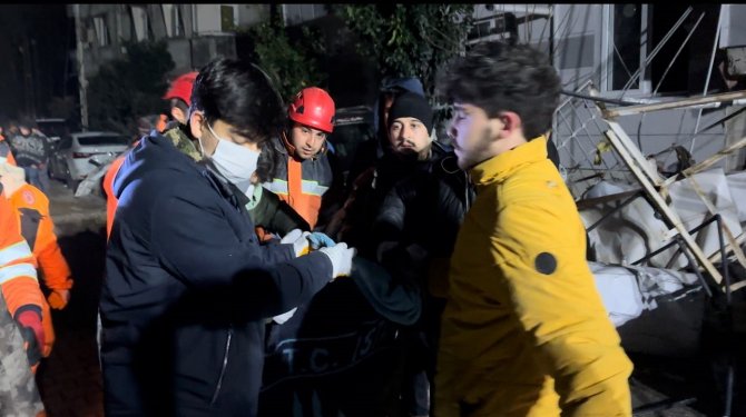 Hatay’da Enkaz Altındaki Genç 47 Saat Sonra Kurtarıldı