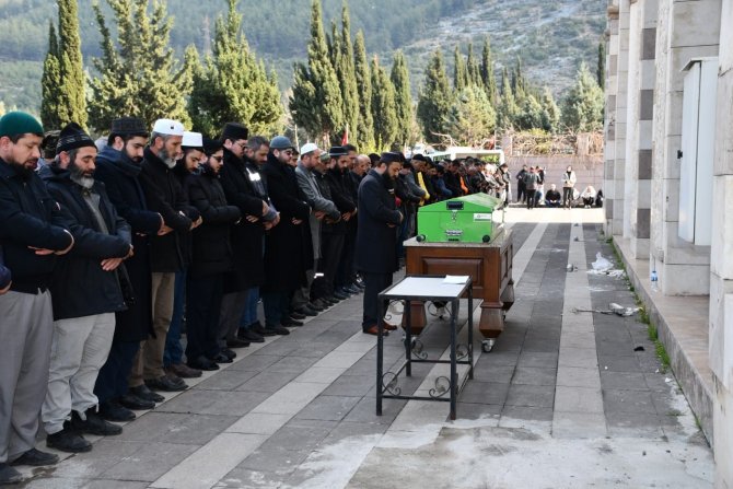 Hatay’da Depremde Hayatını Kaybeden 4’ü Çocuk 17 Kişi Toprağa Verildi