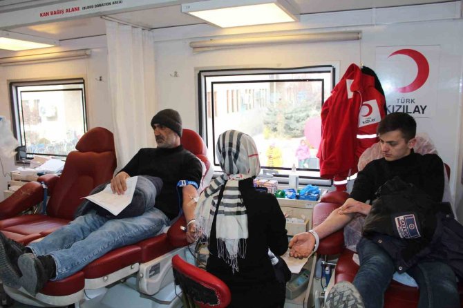 Iğdır’da Kızılay’a Kan Bağışı
