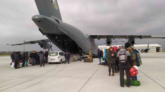 İ̇stanbul’dan Deprem Bölgesine Teknik Ekip Sevkiyatı Sürüyor