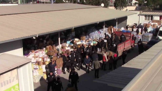 Gönüllü 225 Polis İ̇zmir’den Deprem Bölgesine Gitti
