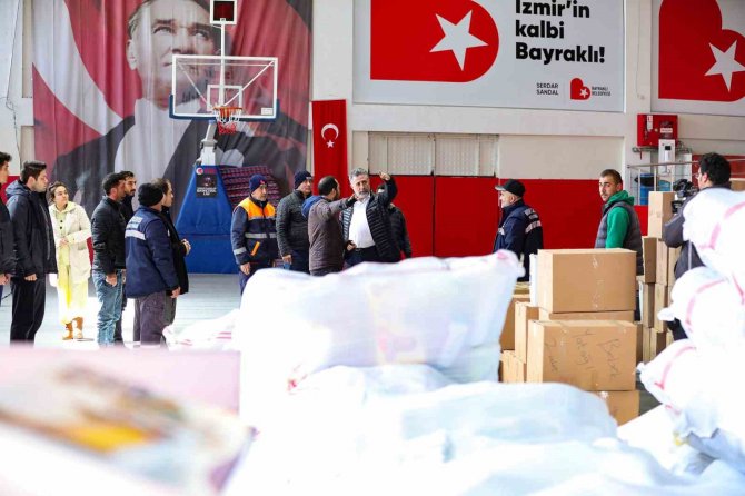 İ̇zmir’de Belediyelerin Seferberliği Devam Ediyor