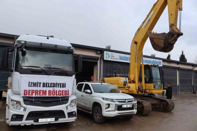 İ̇zmit’ten Yola Çıkan İş Makineleri Hatay’a Ulaştı