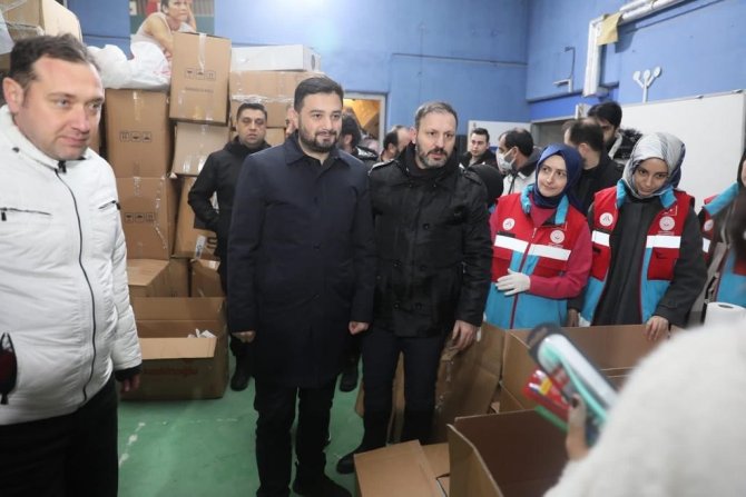 Kağıthane’de Binlerce Kişi Afet Bölgesine Yardım Gönderdi