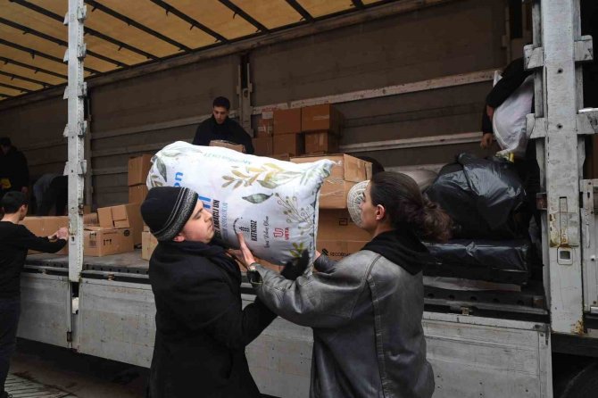 Kastamonu Belediyesi’nden Deprem Bölgelerine Yardım