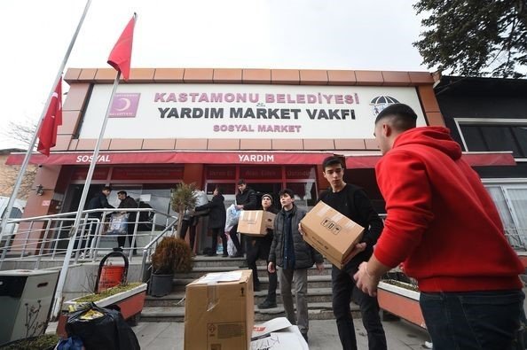 Kastamonu Belediyesi’nden Deprem Bölgelerine Yardım