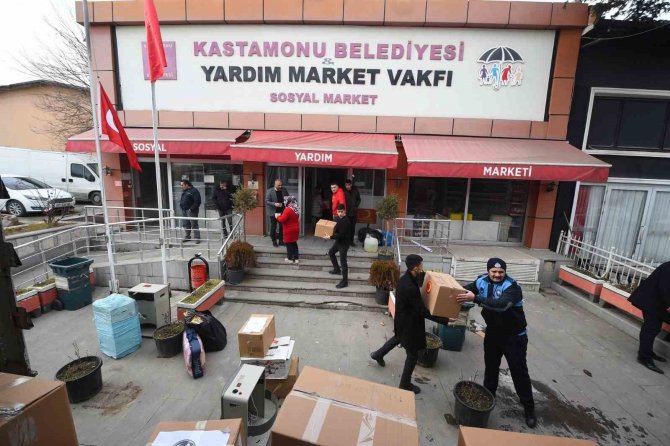 Kastamonu Belediyesi’nden Deprem Bölgelerine Yardım