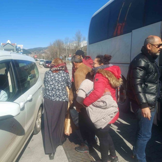Deprem Bölgesinden 95 Depremzede Muğla’ya Getirildi