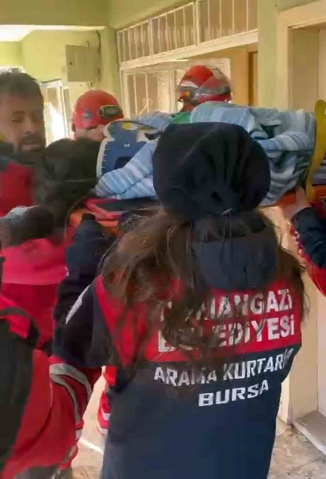 Kahramanmaraş’ta Bir Genç Kız Daha Kurtarıldı