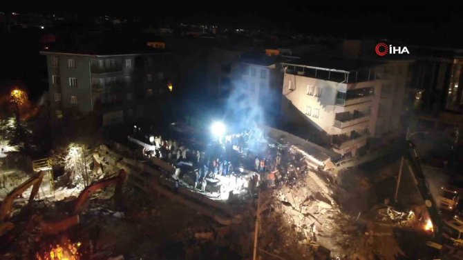 Malatya’da Depremin 3. Gününde Gece Çalışmaları Havadan Görüntülendi