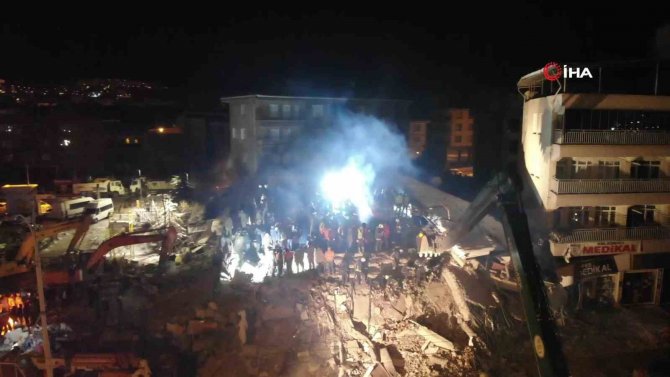 Malatya’da Depremin 3. Gününde Gece Çalışmaları Havadan Görüntülendi