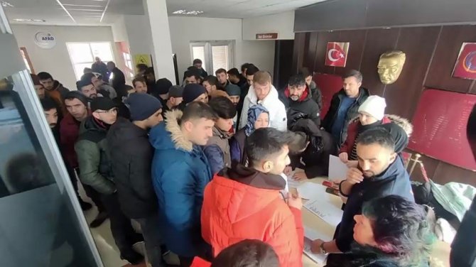 Erzurum’dan Deprem Bölgesine Bin 872 Personel, 372 Araç Gönderildi