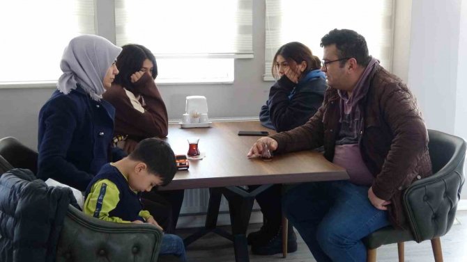 Van Depremzedeler İçin Tek Yürek Oldu