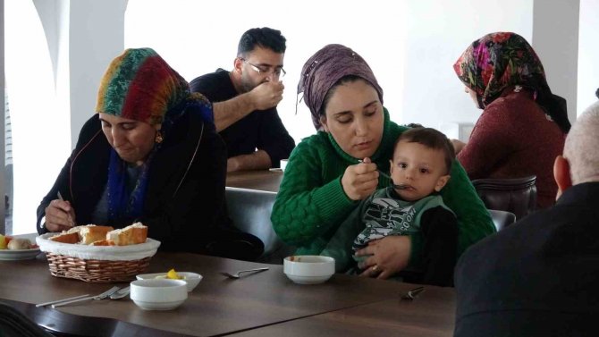 Van Depremzedeler İçin Tek Yürek Oldu