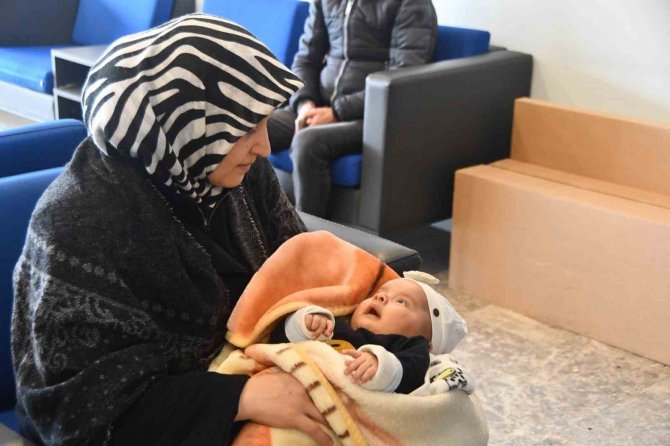 Elbistan’dan Yola Çıkan Otobüs Depremzedeleri İ̇stanbul’a Getirdi