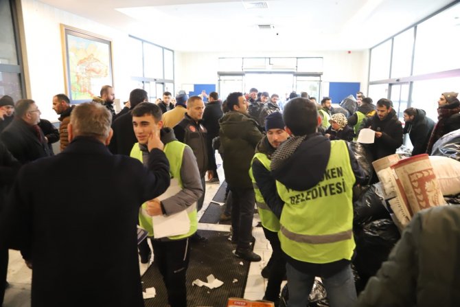Palandöken Belediyesi Tüm İmkânlarıyla Depremzedelerin Yanında