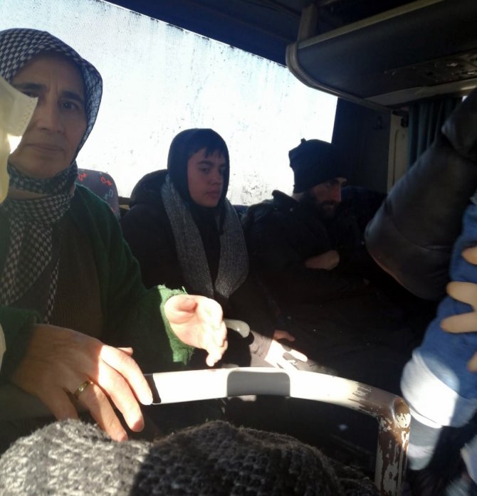 Manisa Büyükşehir Belediyesinin Otobüsleri Depremzedelerin Hizmetinde