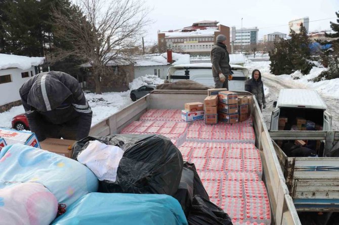 Bingöl’den Malatya’ya Giden Yardım Konvoyu Dönüşte Depremzedeleri De Getirecek