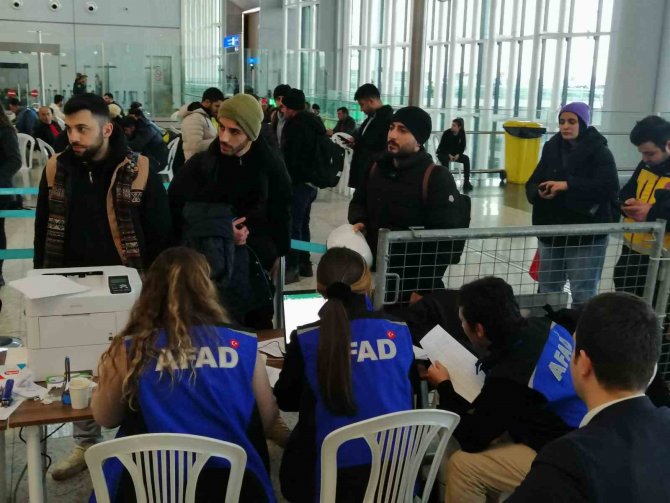 İ̇stanbul Havalimanı’nda Yoğunluk Devam Ediyor