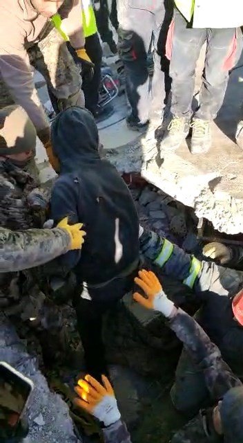 60 Saat Sonra Enkazdan Böyle Çıktı