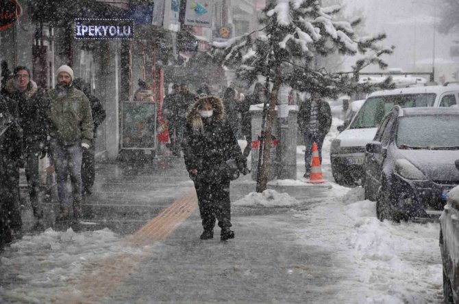 Kars’ta 73 Köy Yolu Ulaşıma Kapalı