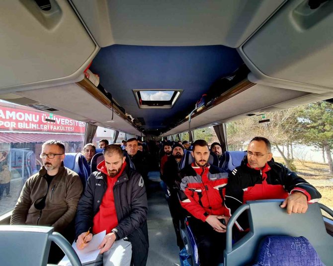 Kastamonu Üniversitesi Depremzedeler İçin Seferber Oldu