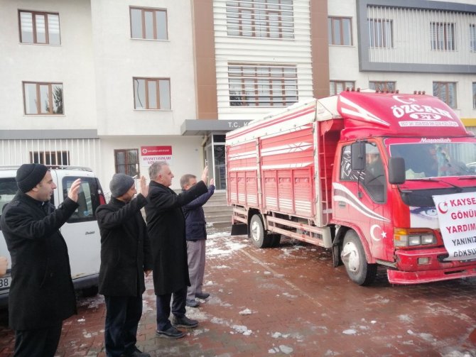 Kayseri’den Deprem Bölgesine 4 Tır Yardım
