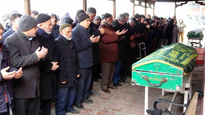 Kızının Enkazdan Kurtarılmasını Bekleyen Baba Kalp Krizi Sonucu Vefat Etti