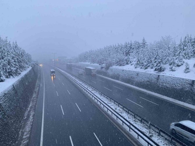 Kocaeli’de Kar Yağışı Etkili Oluyor