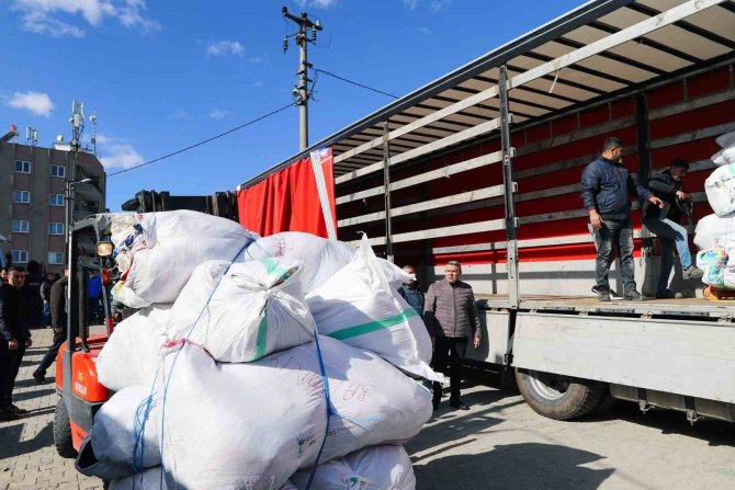 Köşk Halkının Şefkat Eli Deprem Bölgesinde