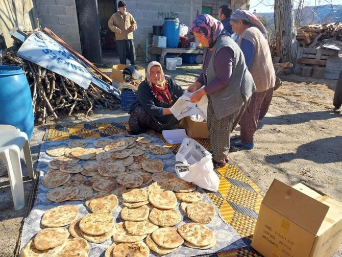 Umre Parasını Depremzedelere Gönderdiler