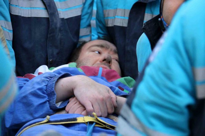 Deprem Bölgesinden 54 Saat Sonra Güzel Haber