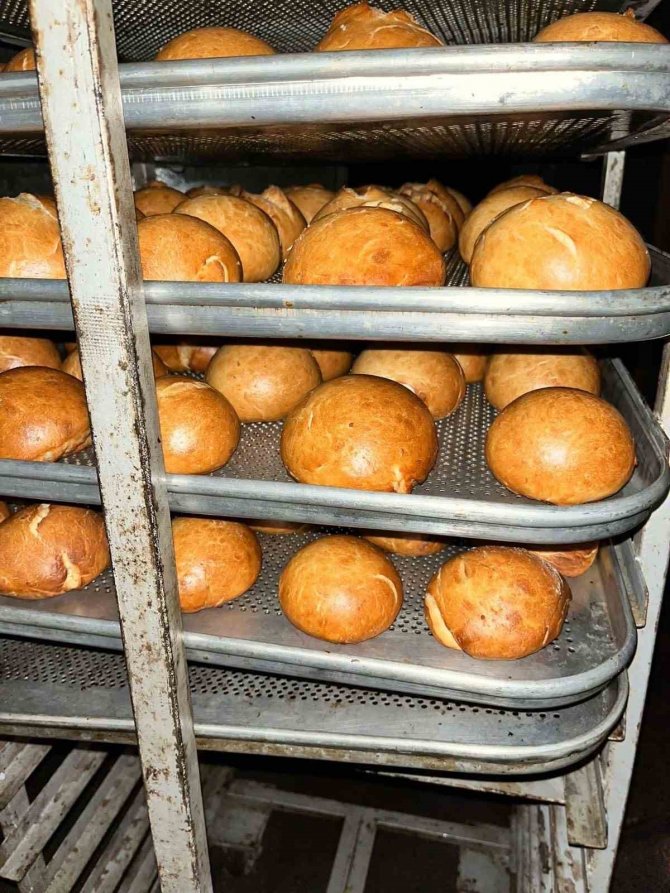 Mehmetçiğin Pişirdiği Ekmek Ve Çorbaları 39’uncu Mekanize Piyade Tugay Komutanlığı Dağıttı