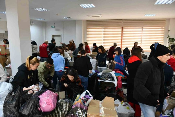 Yardımlar Çanakkale’den Yola Çıktı