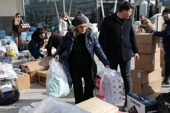 Ak Parti İ̇zmir Tek Yürek