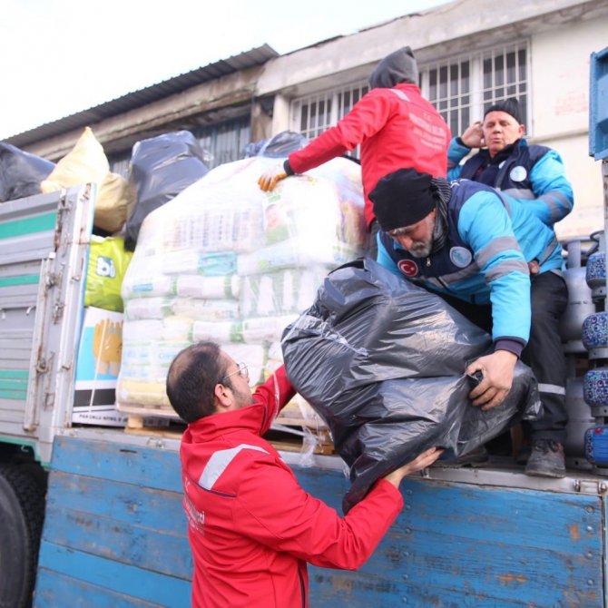 Deprem Bölgesine Destek Geçen Her Saniye Büyüyor