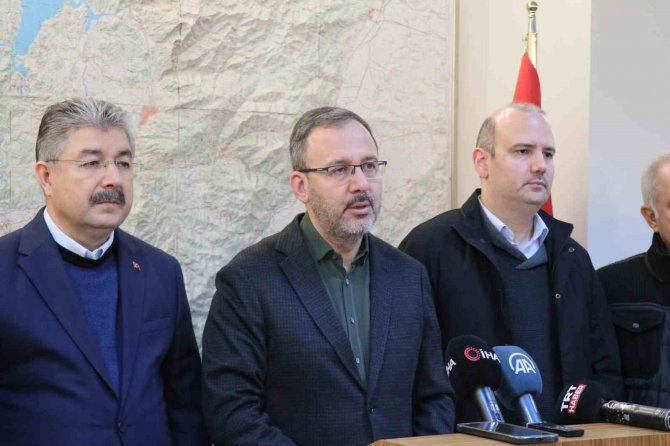 Bakan Kasapoğlu: “Osmaniye’de 695 Vatandaşımız Vefat Etti, 2 Bin 220 Yaralımız Var”